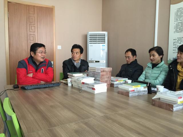 特级教师、教授级高级教师张松年老师来我校为市数学名师工作室开设讲座