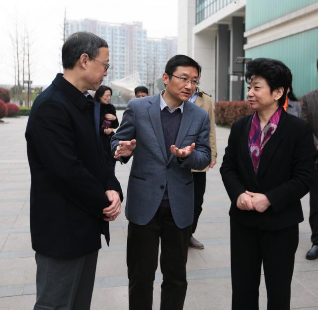 江苏省委书记罗志军一行到我校调研