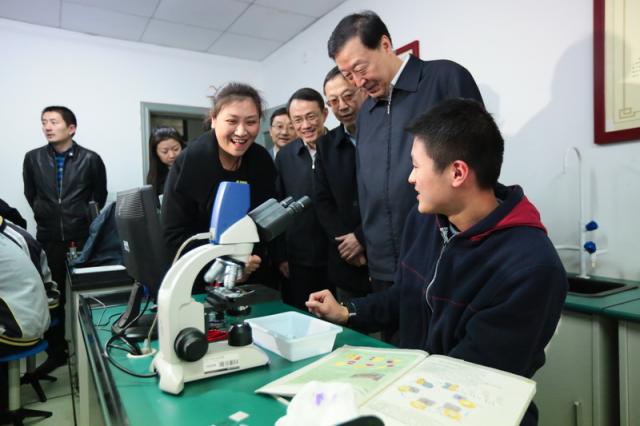 江苏省委书记罗志军一行到我校调研