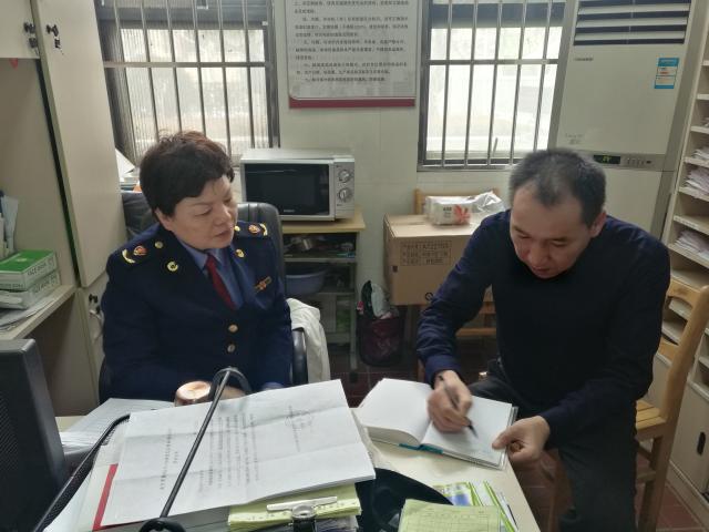 区食药监局李俊所长亲自指导工作 区食药监局李俊所长亲自指导工作