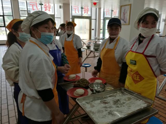 整装待发的员工 整装待发的员工