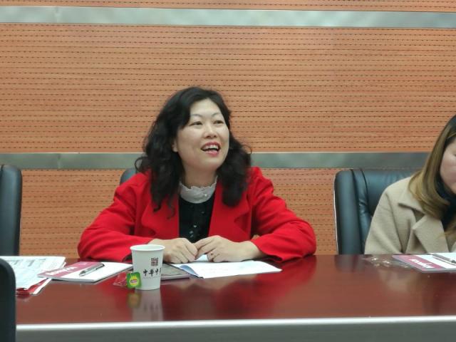 新委员吴洁女士发言 新委员吴洁女士发言